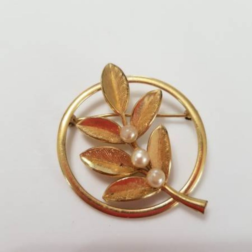 Vintage Forstner 1/20 12KT G.F. Branch Textured Leaves N Faux Pearls Circle Pin